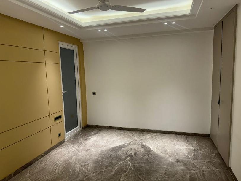 4BHK builder floor-1